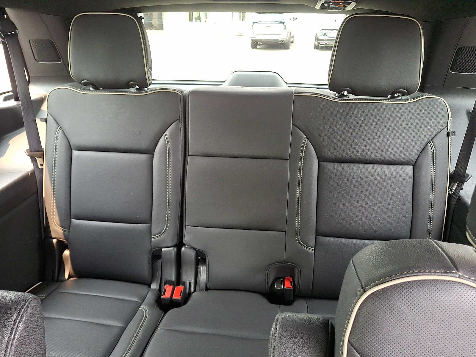 Used 2024 Chevrolet Tahoe Premier AWD/4WD image 12