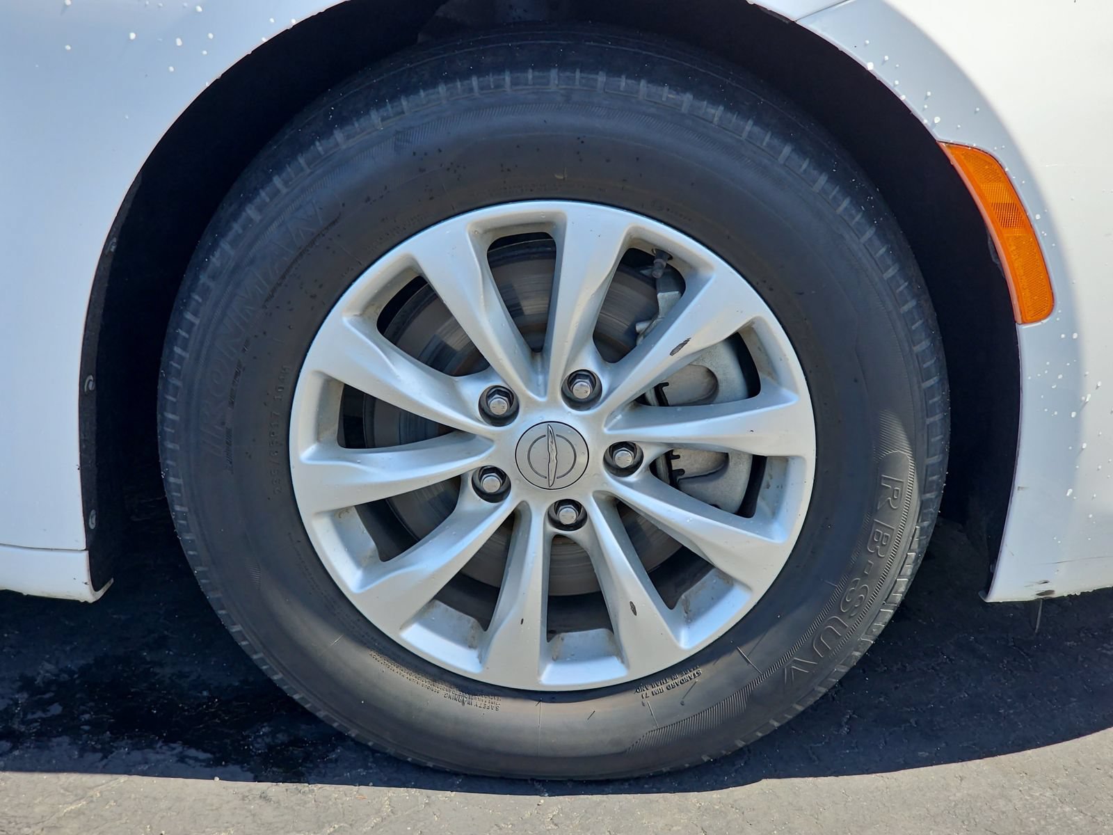 Used 2019 Chrysler Pacifica LX w/ Tire & Wheel Group FWD image 10