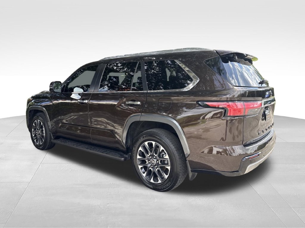 Used 2024 Toyota Sequoia Limited w/ Tow Technology Package RWD image 3