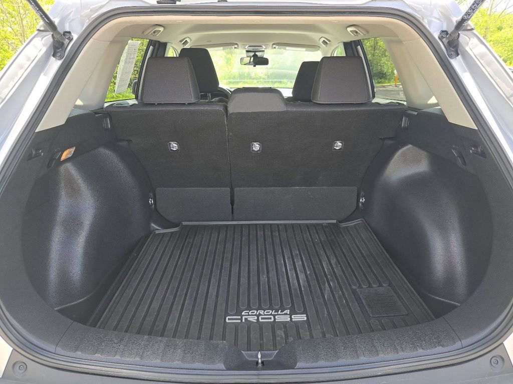 Used 2022 Toyota Corolla Cross LE FWD image 15