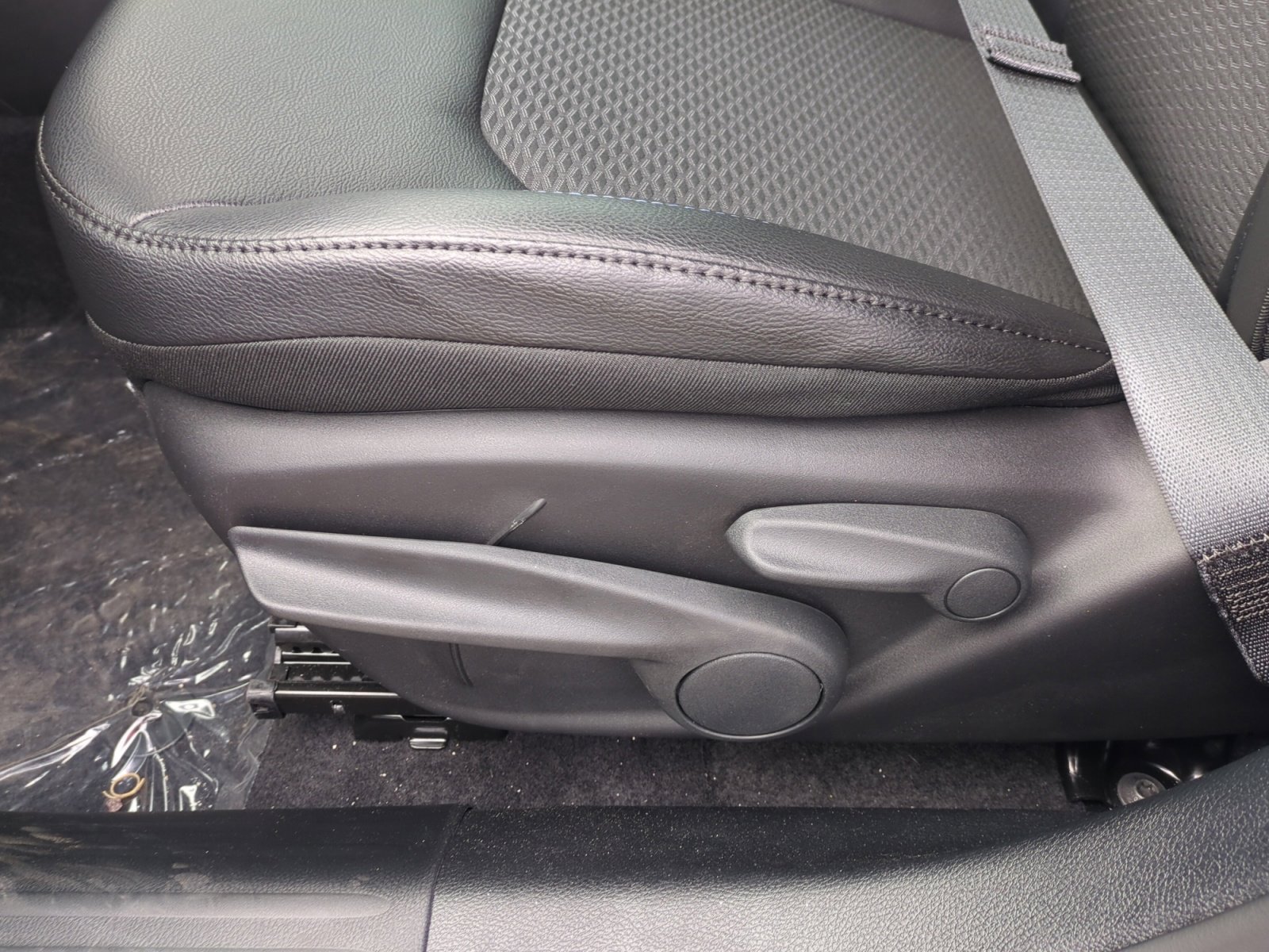 New 2026 Jeep Compass Latitude image 14