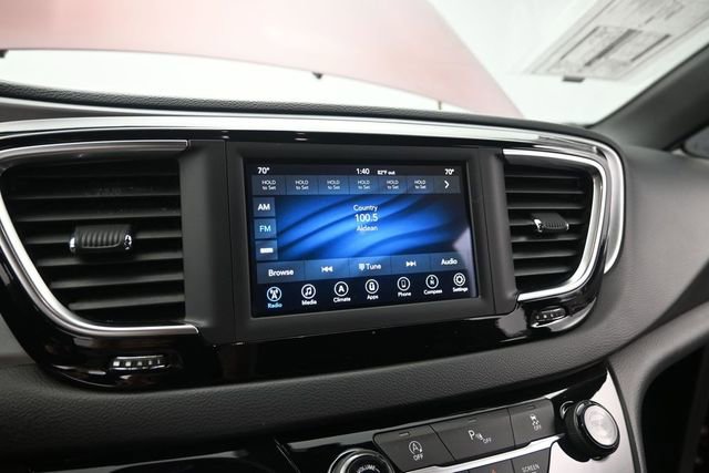 Used 2020 Chrysler Pacifica Touring w/ S Appearance Package FWD image 34