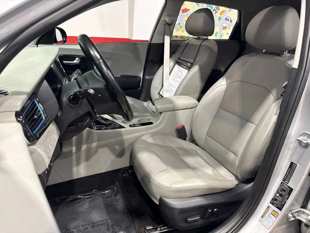 Used 2019 Kia Niro EX Premium w/ Sunroof Package FWD image 13