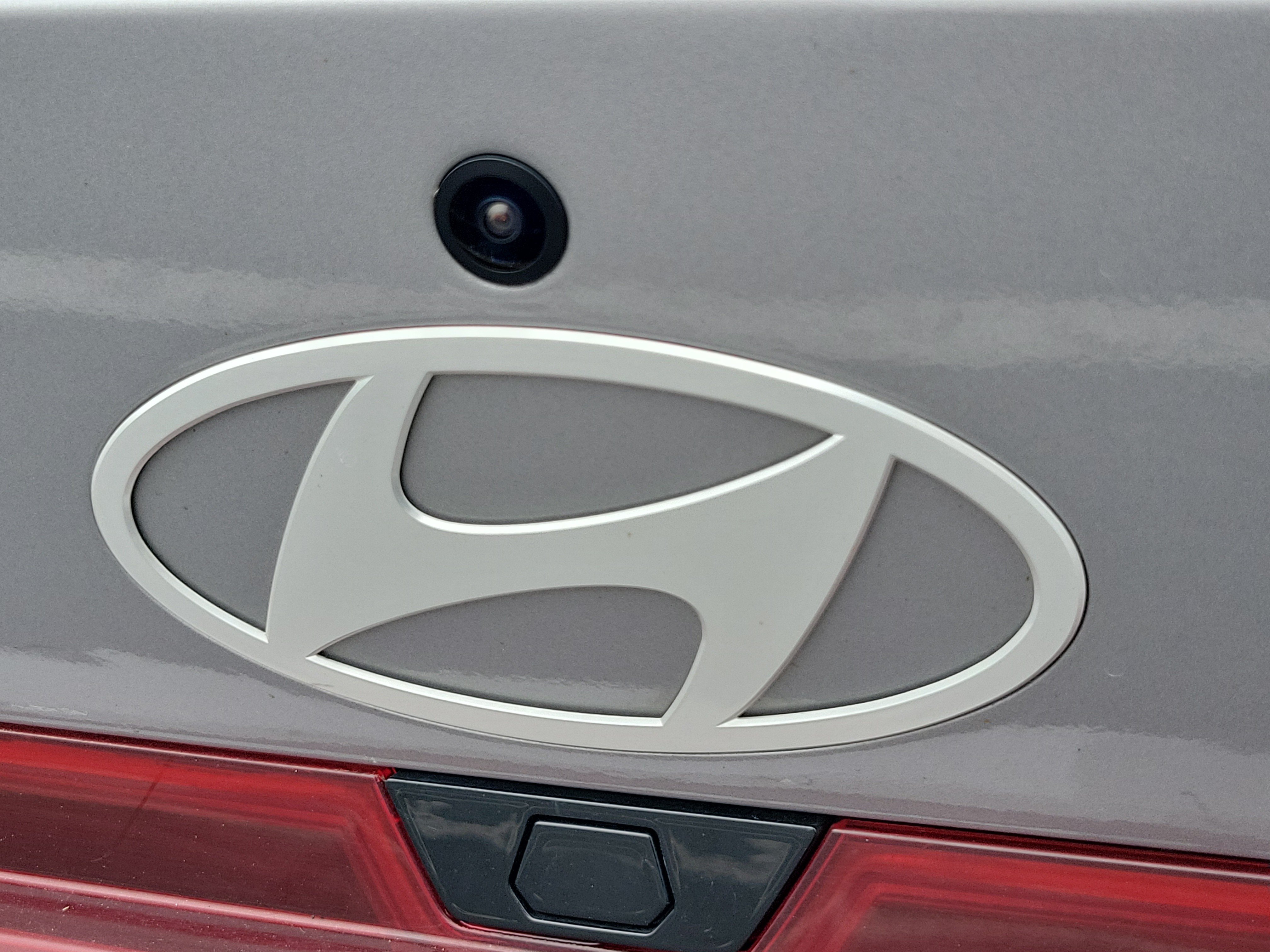 Used 2025 Hyundai Elantra SEL FWD image 7