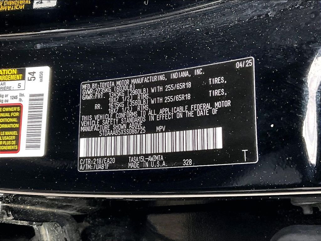 Used 2025 Toyota Grand Highlander AWD image 37
