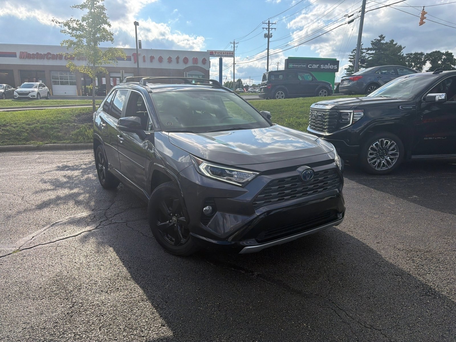 Used 2020 Toyota RAV4 XSE w/ XSE Grade Weather Package AWD/4WD image 19