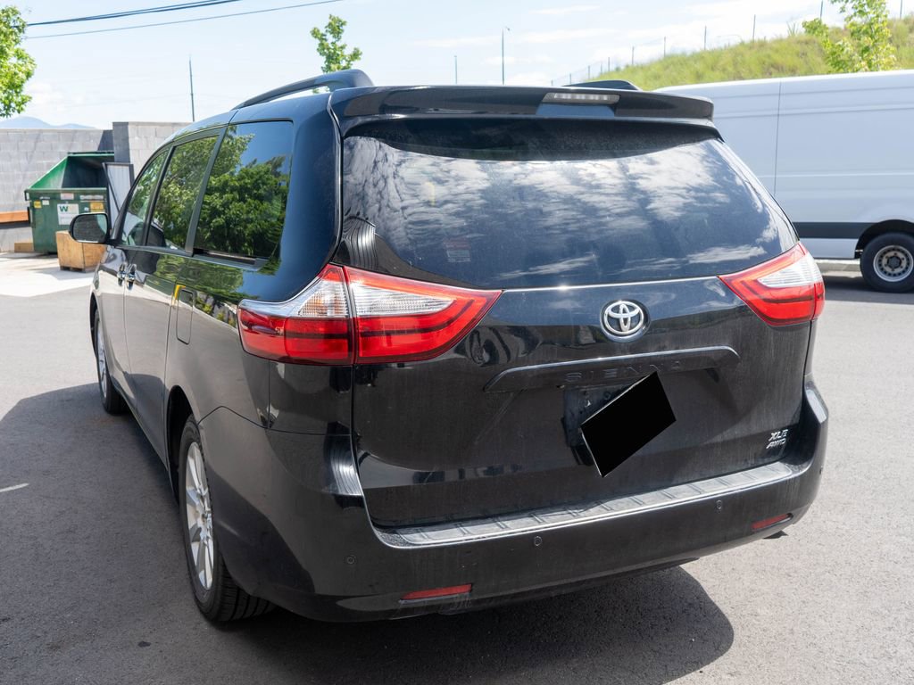 Used 2015 Toyota Sienna XLE w/ XLE Navigation Package AWD/4WD image 5