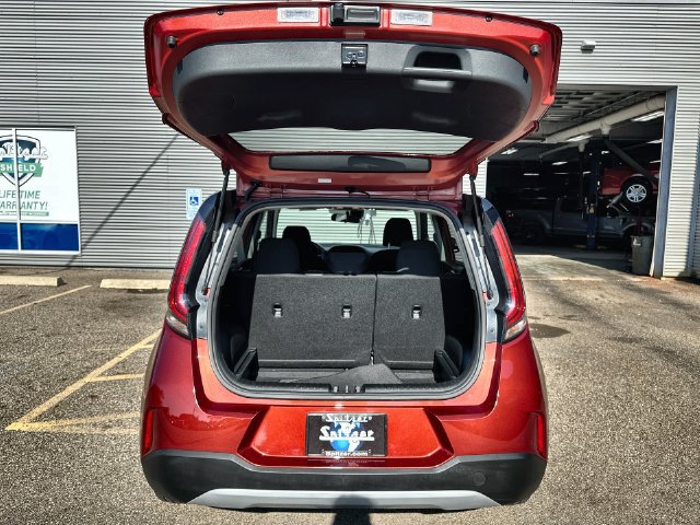 Used 2023 Kia Soul LX w/ LX Technology Package FWD image 22