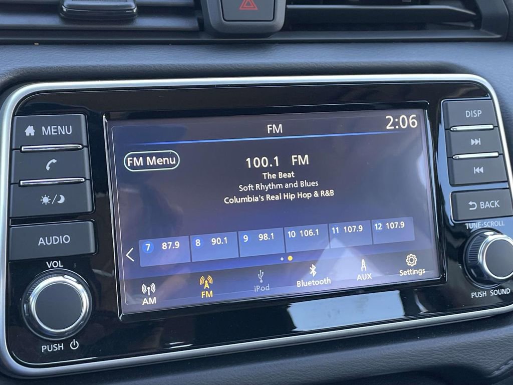 Used 2025 Nissan Versa S w/ Trunk Package image 26