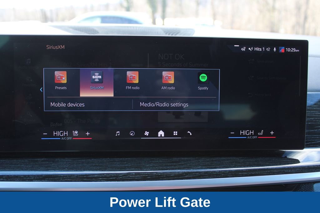 Used 2024 BMW X5 xDrive40i w/ M Sport Package image 17