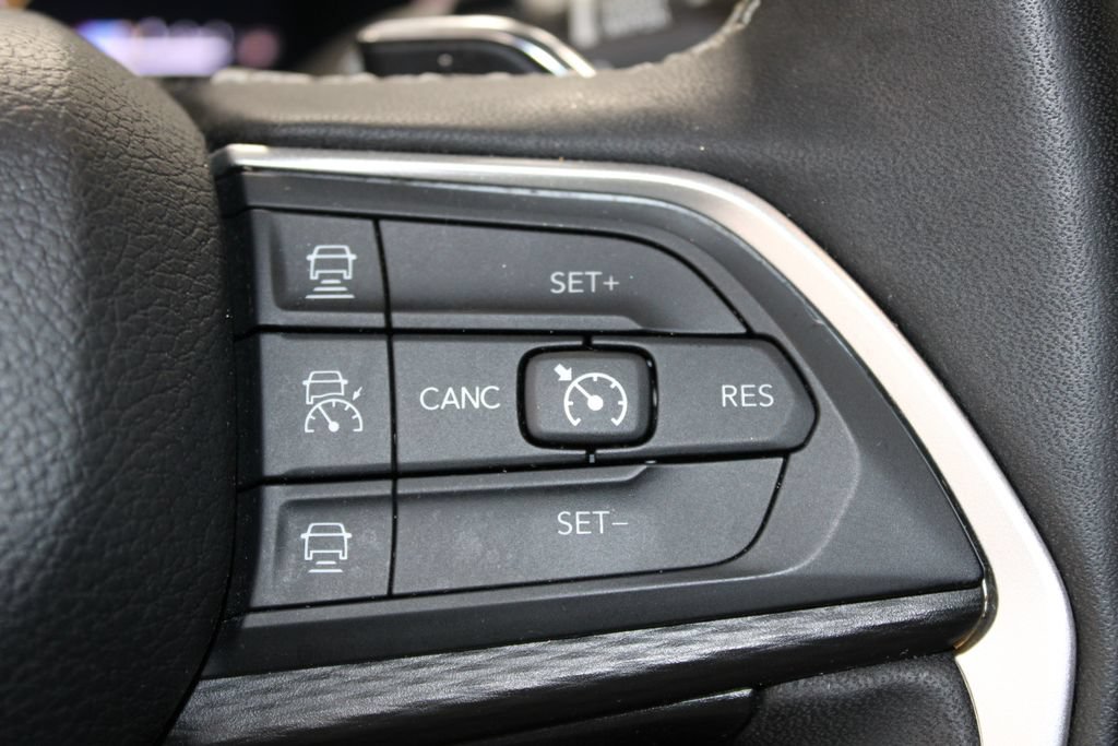 Used 2024 Jeep Grand Cherokee Altitude AWD/4WD image 44