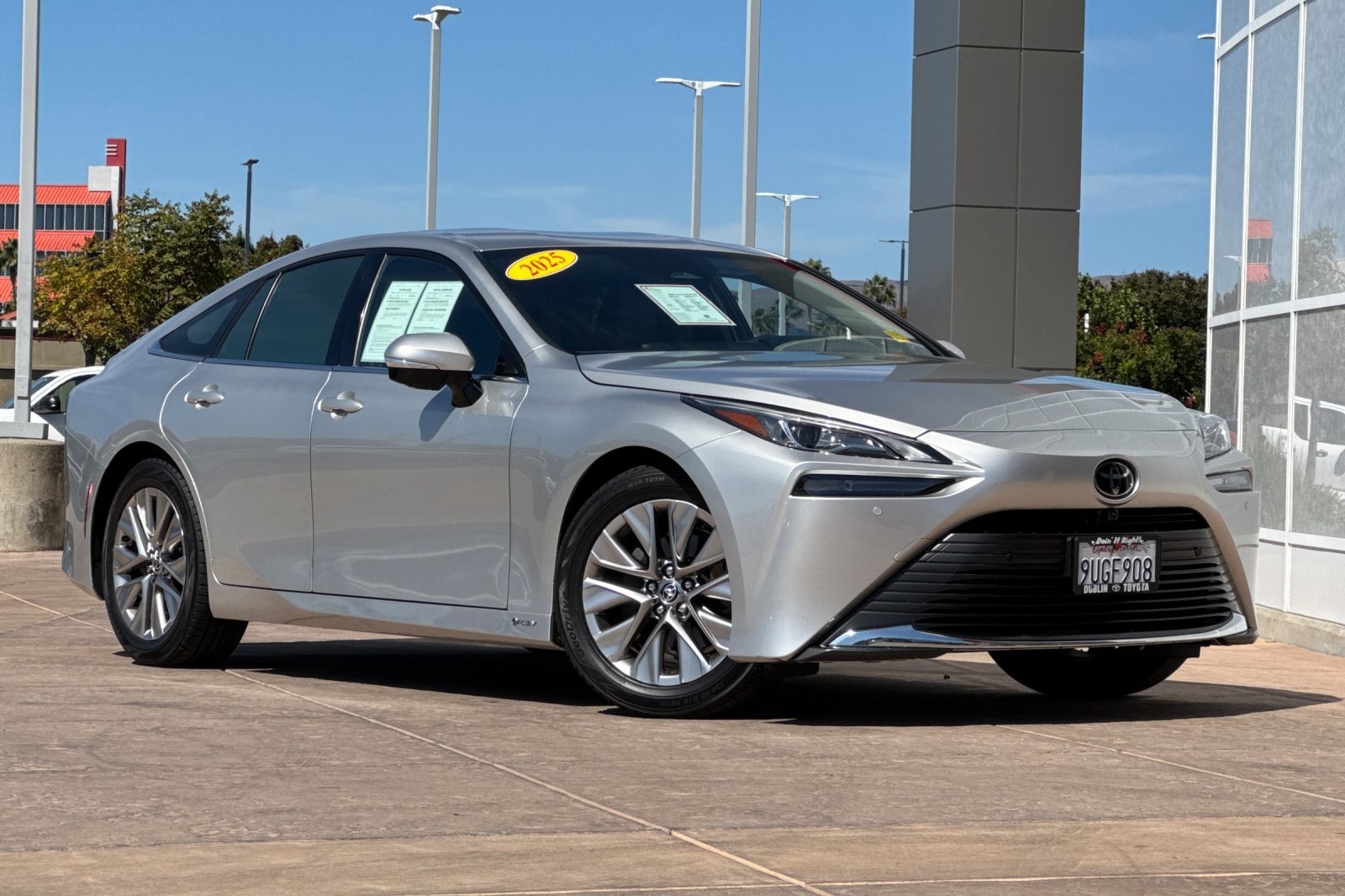 Certified 2025 Toyota Mirai XLE RWD image 2