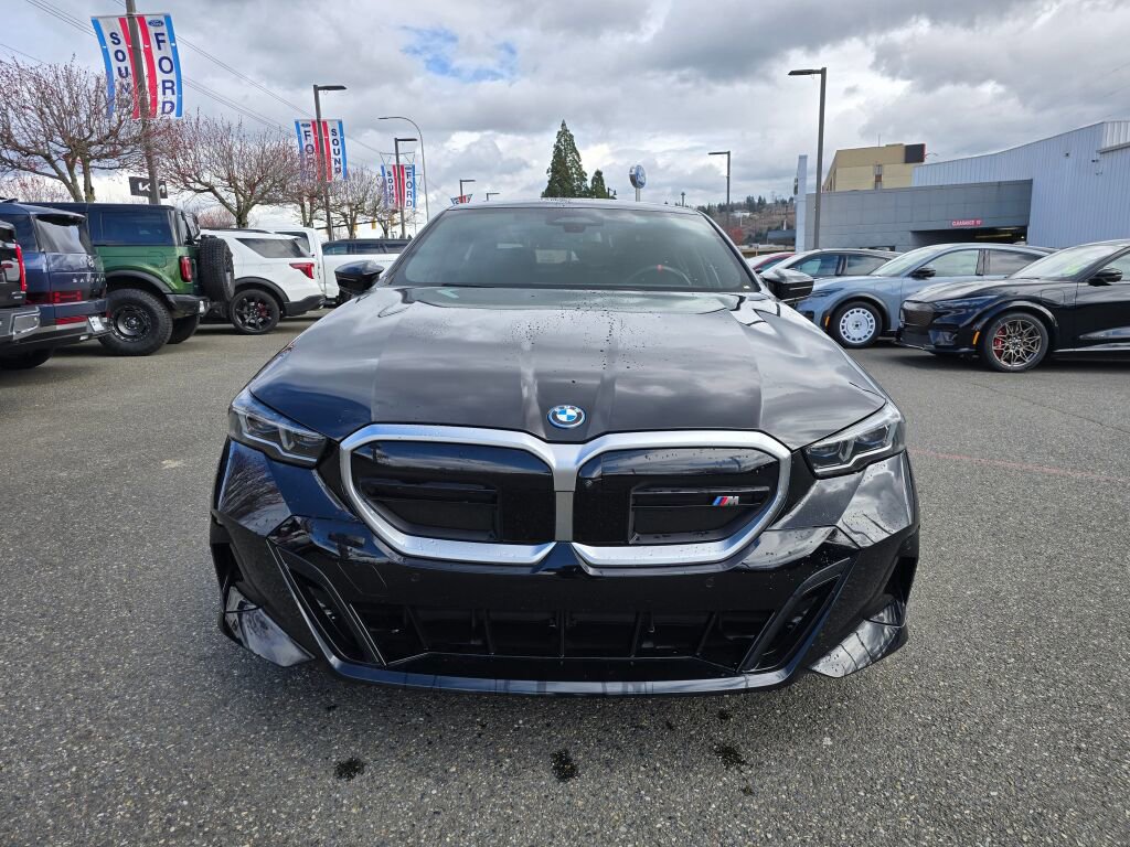 Used 2024 BMW i5 M60 w/ Premium Package image 2