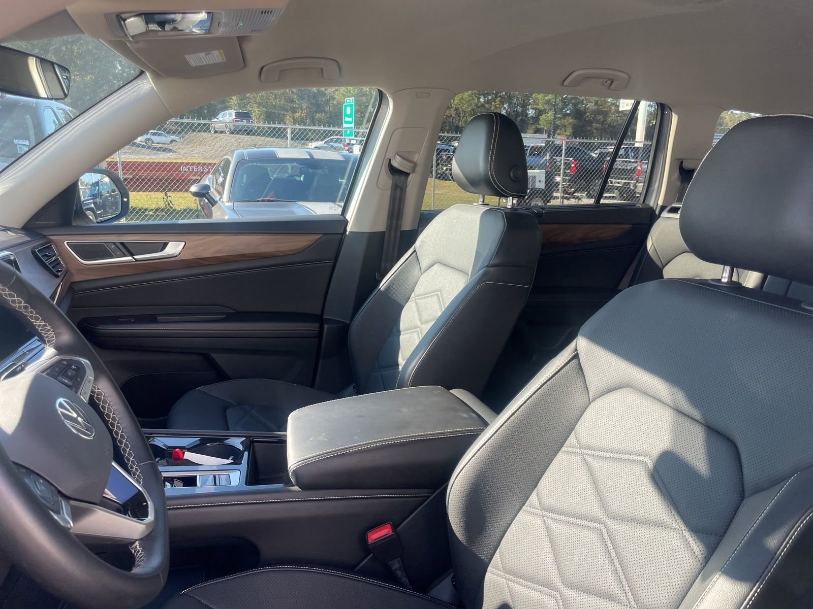 Used 2025 Volkswagen Atlas SE image 8