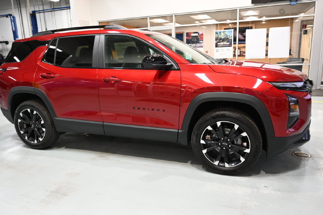 New 2027 Chevrolet Equinox RS w/ Convenience Package III FWD image 4