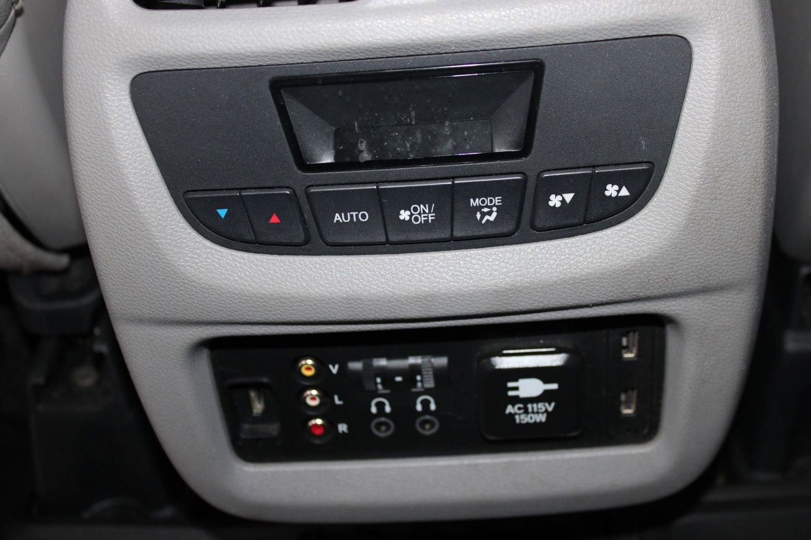 Used 2016 Honda Pilot Touring image 31