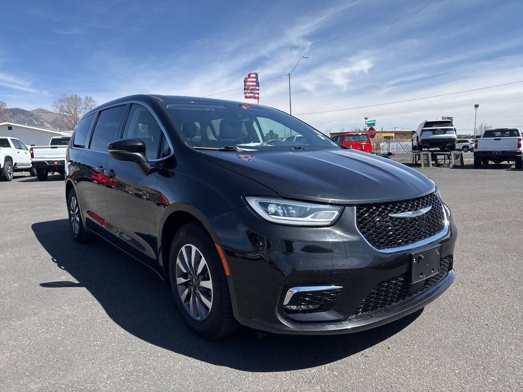 Used 2023 Chrysler Pacifica Touring-L