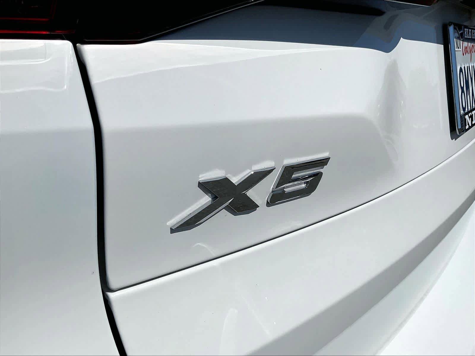 Used 2019 BMW X5 xDrive50i w/ M Sport Package AWD/4WD image 25