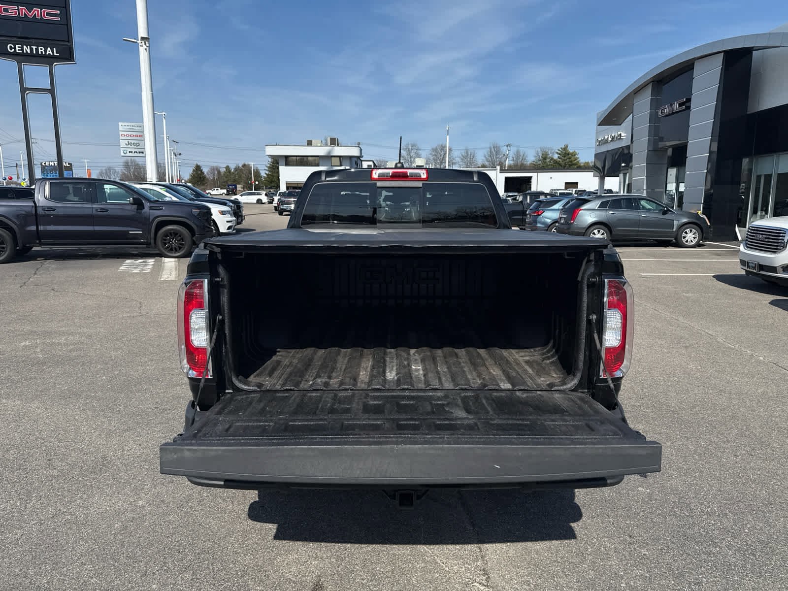 Used 2021 GMC Canyon AT4 w/ Driver Alert Package AWD/4WD image 9
