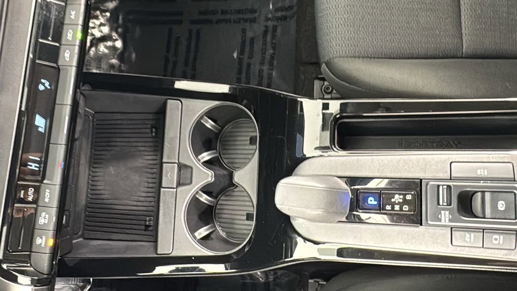 Used 2024 Toyota Prius LE image 28