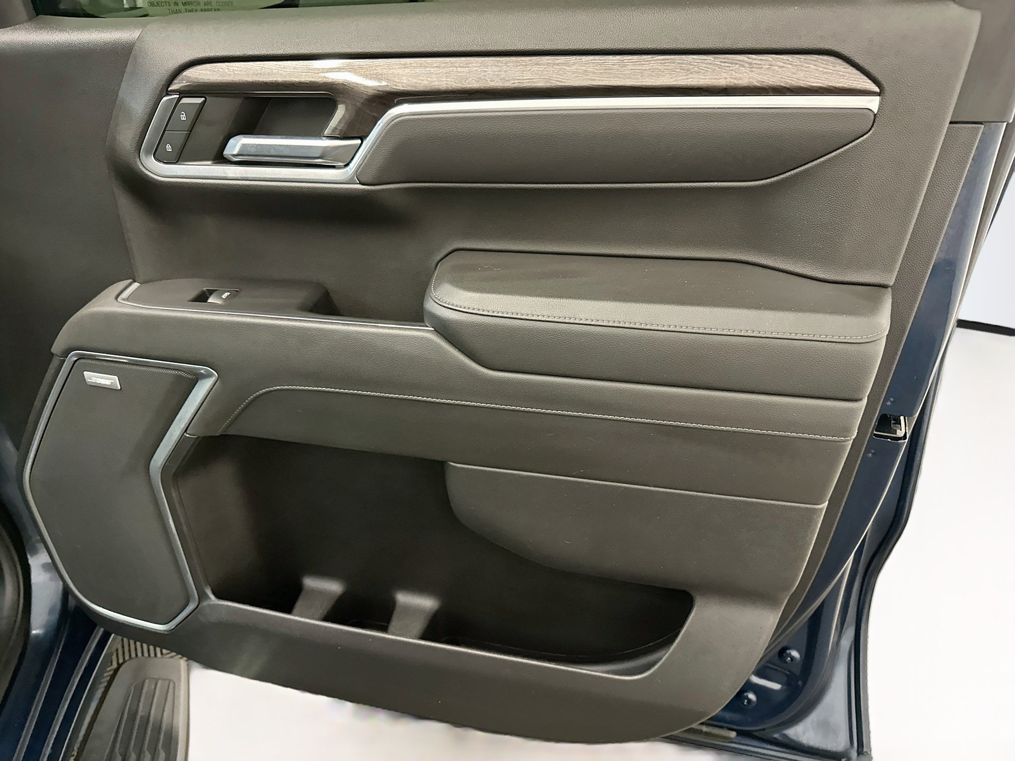 Used 2022 Chevrolet Silverado 1500 LTZ w/ Technology Package AWD/4WD image 32
