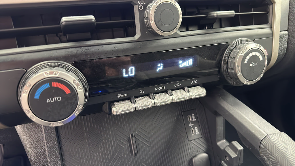 Used 2025 Toyota Tacoma TRD Off-Road AWD/4WD image 19