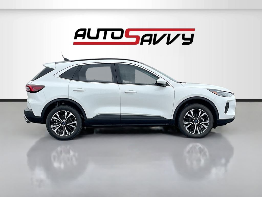 Used 2025 Ford Escape Platinum w/ Premium Technology Package AWD/4WD image 8