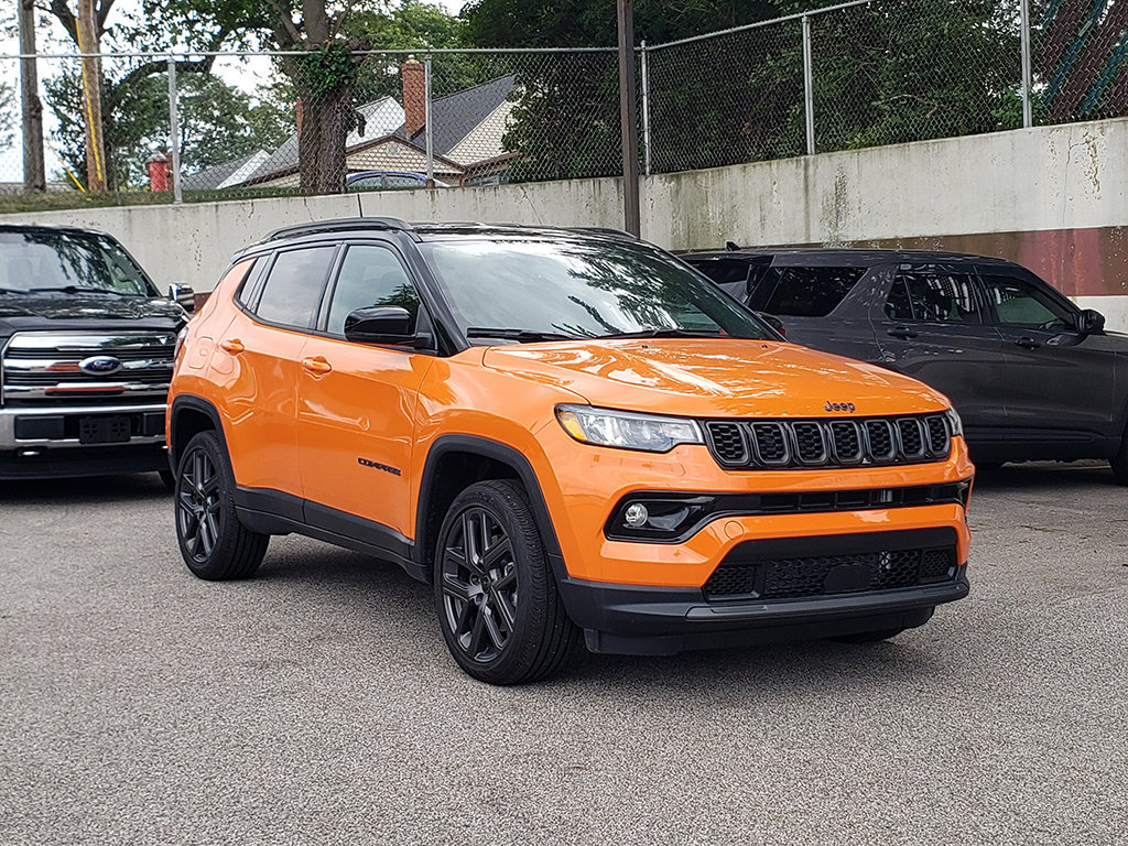 Used 2026 Jeep Compass Limited AWD/4WD image 3
