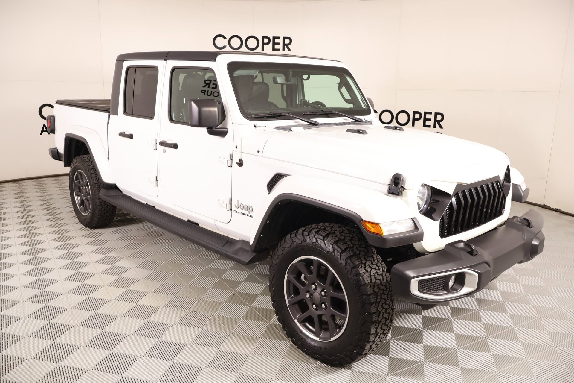 Used 2022 Jeep Gladiator Overland w/ Popular Equipment Package