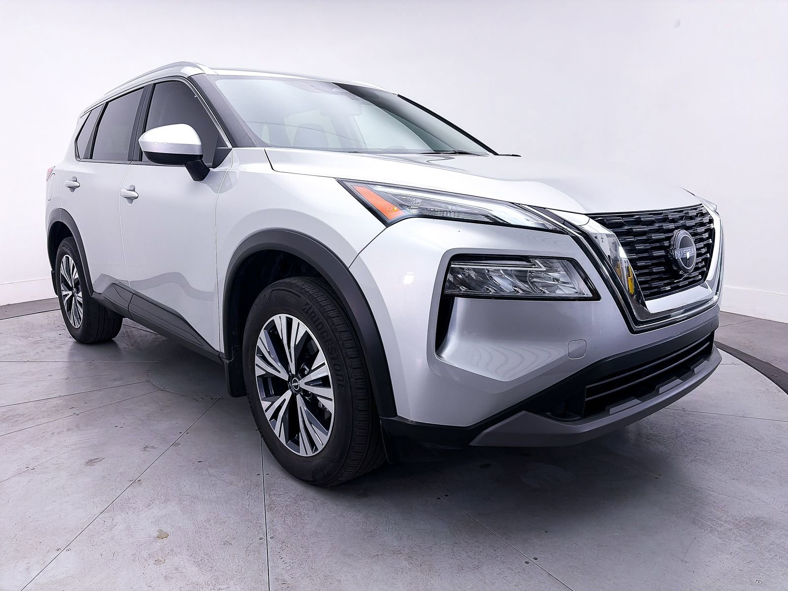 Used 2023 Nissan Rogue SV w/ SV Premium B Package FWD image 10
