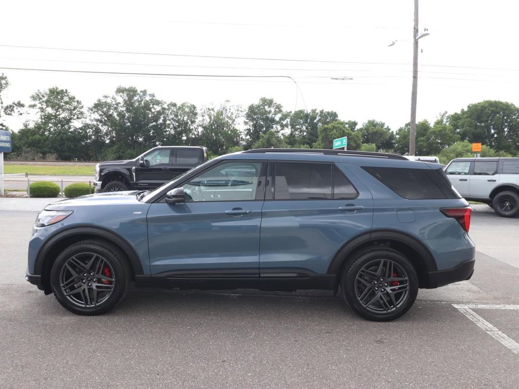 Certified 2025 Ford Explorer ST-Line w/ Premium Package AWD/4WD image 5