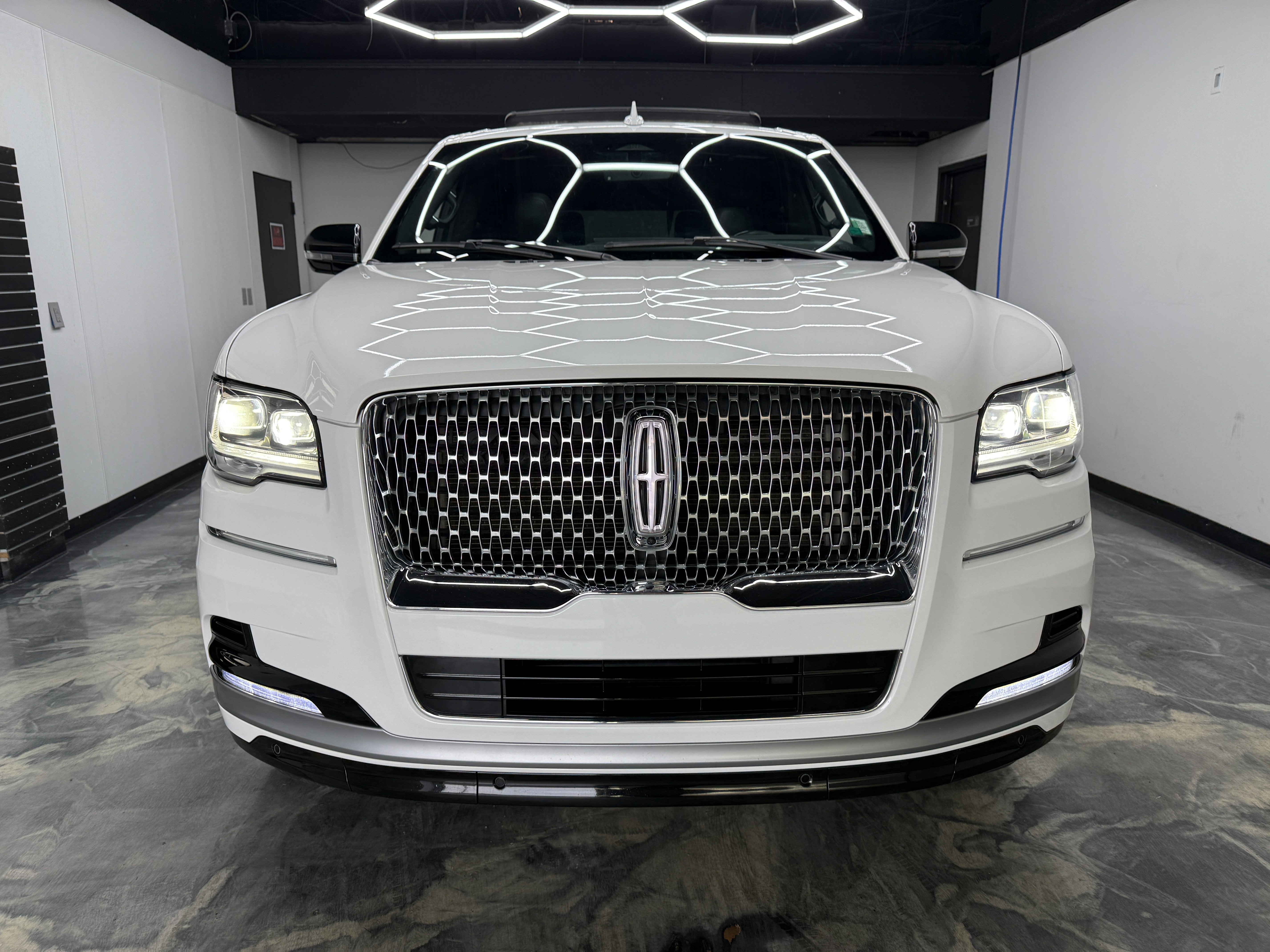 Used 2022 Lincoln Navigator Reserve w/ Equipment Group 201A image 8