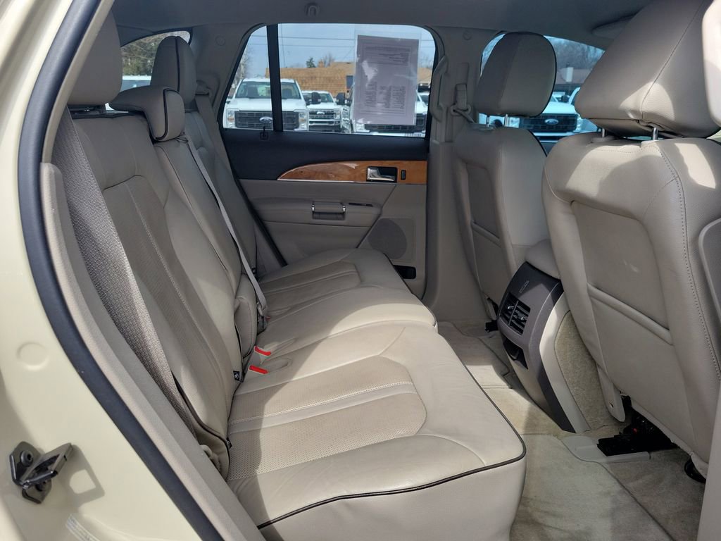 Used 2015 Lincoln MKX AWD w/ Equipment Group 101A image 14