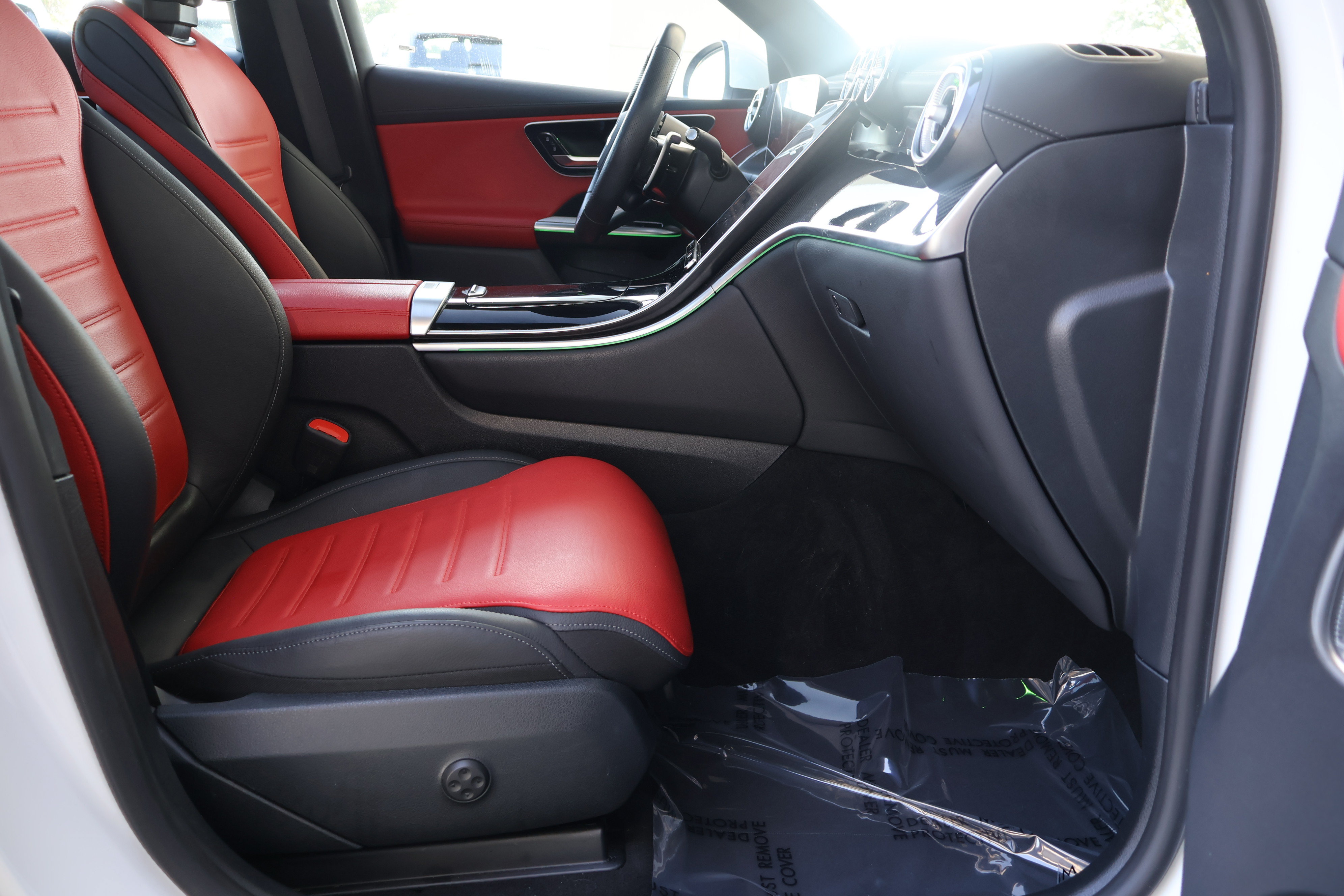 Certified 2024 Mercedes-Benz GLC 43 AMG 4MATIC image 30