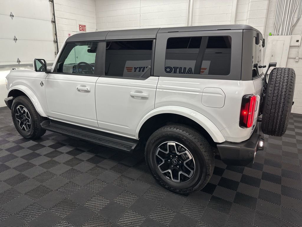 Used 2025 Ford Bronco Outer Banks image 7