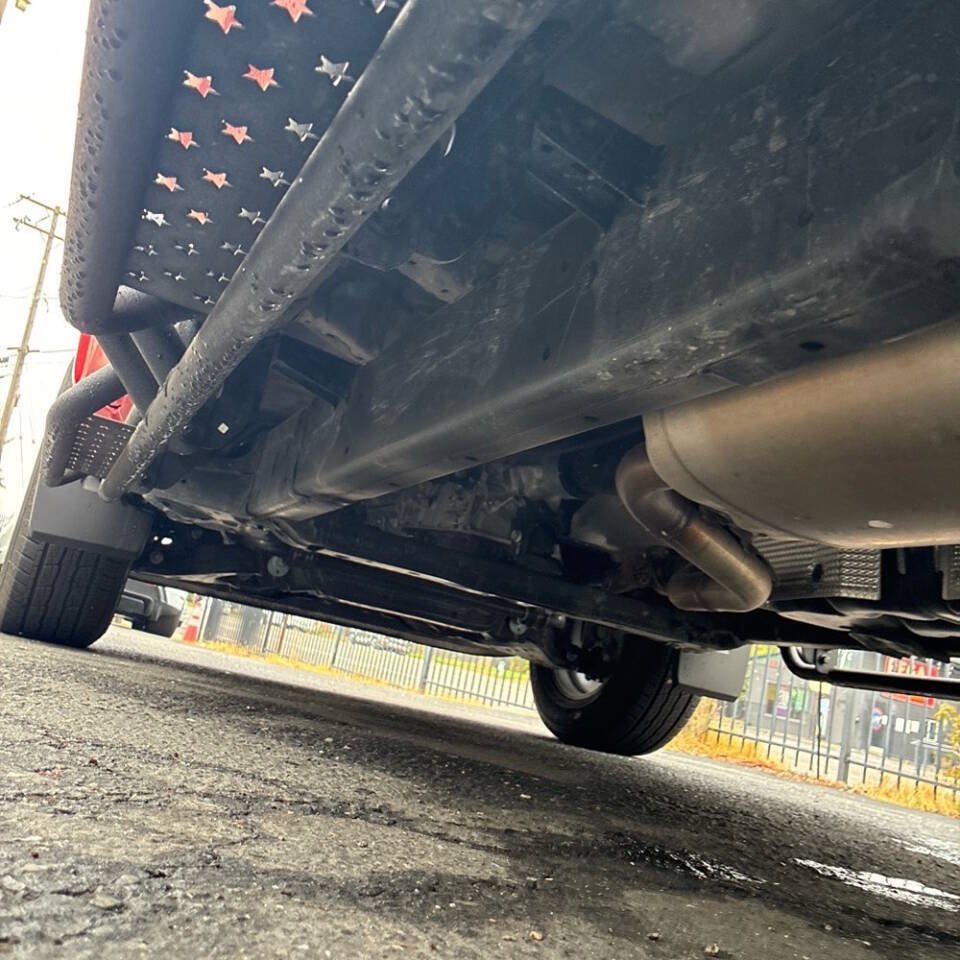 Used 2025 Toyota Tacoma SR5 RWD image 30