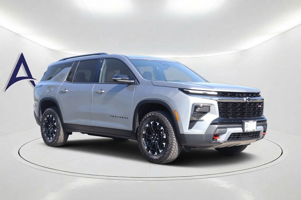 New 2027 Chevrolet Traverse Z71 w/ Enhanced Driving Package AWD/4WD image 3