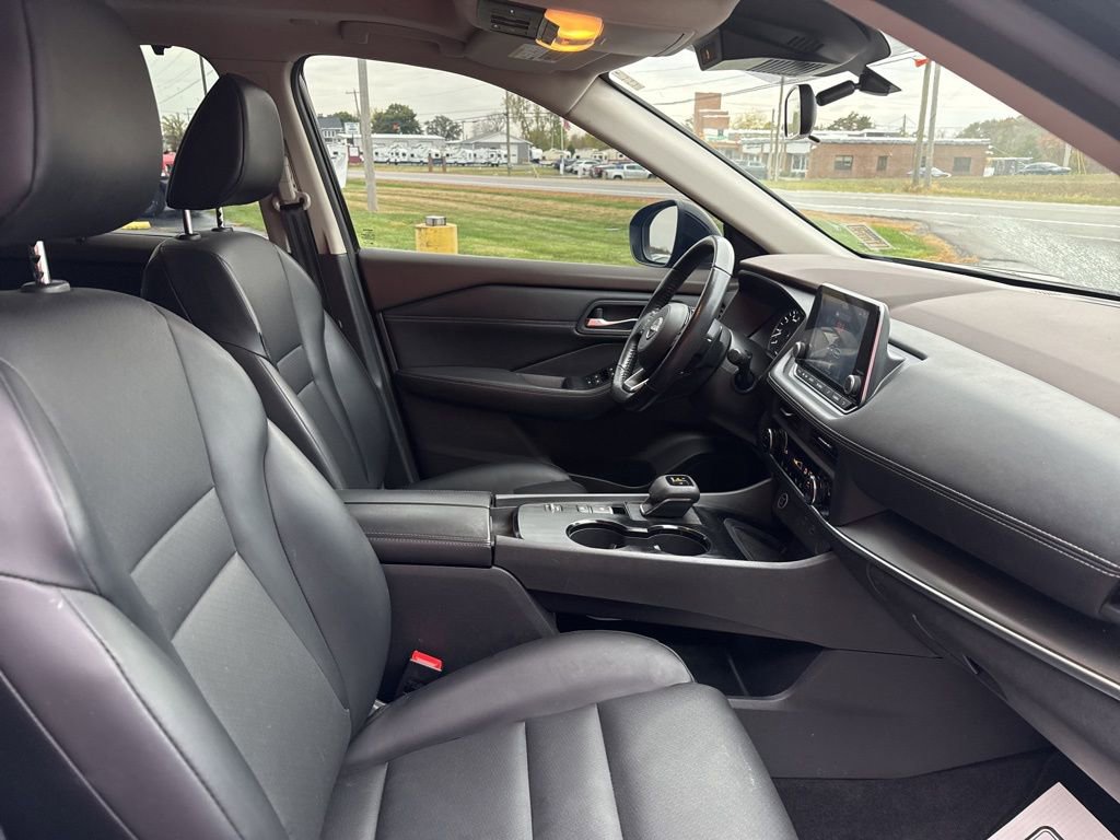 Used 2023 Nissan Rogue SV w/ SV Premium B Package image 19