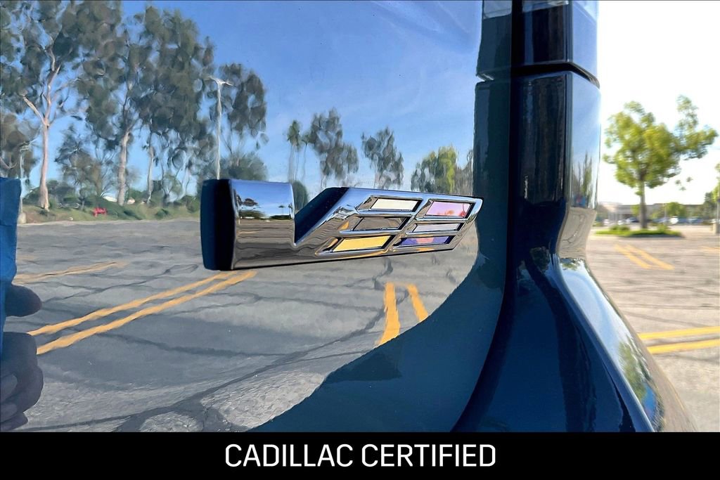 Used 2025 Cadillac Escalade ESV V w/ LPO, ONYX Package image 11