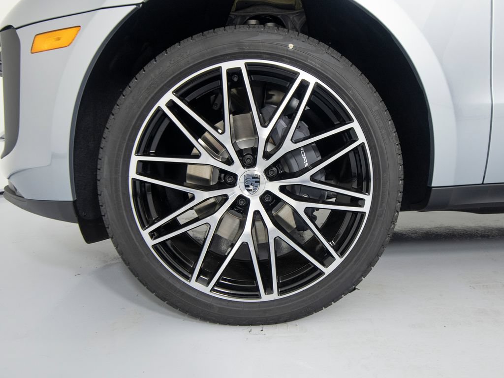 New 2026 Porsche Macan AWD/4WD image 14