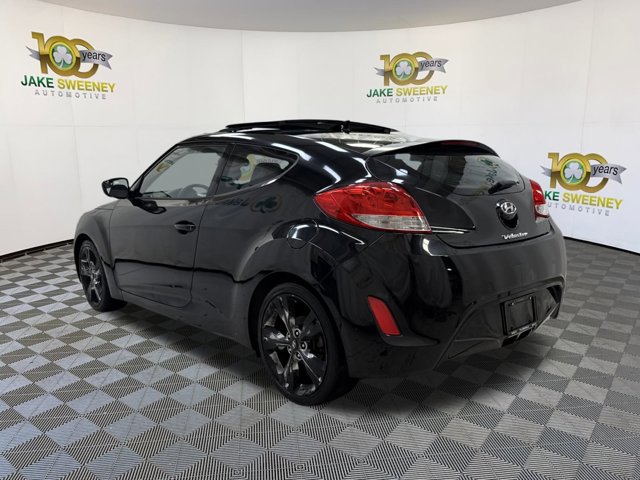 Used 2017 Hyundai Veloster Value Edition image 7