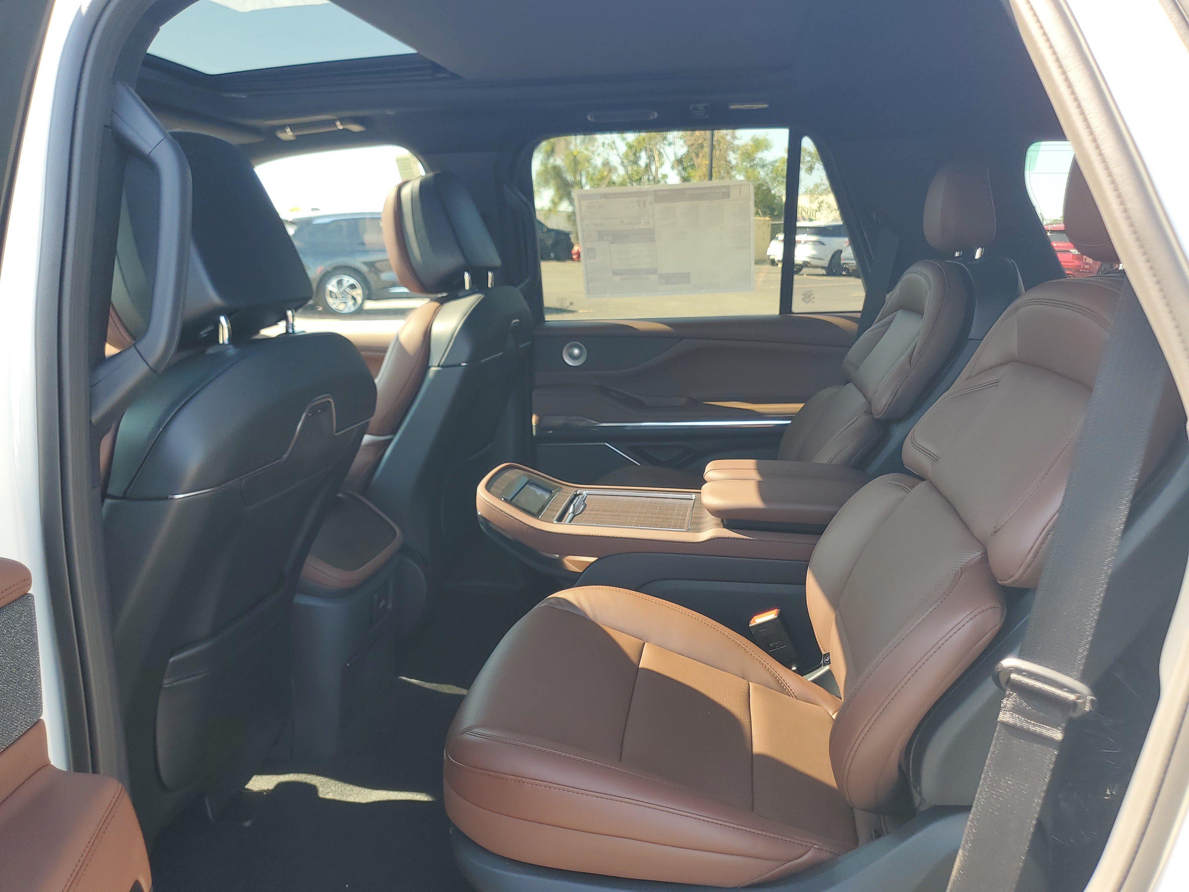 New 2027 Lincoln Navigator Reserve AWD/4WD image 27