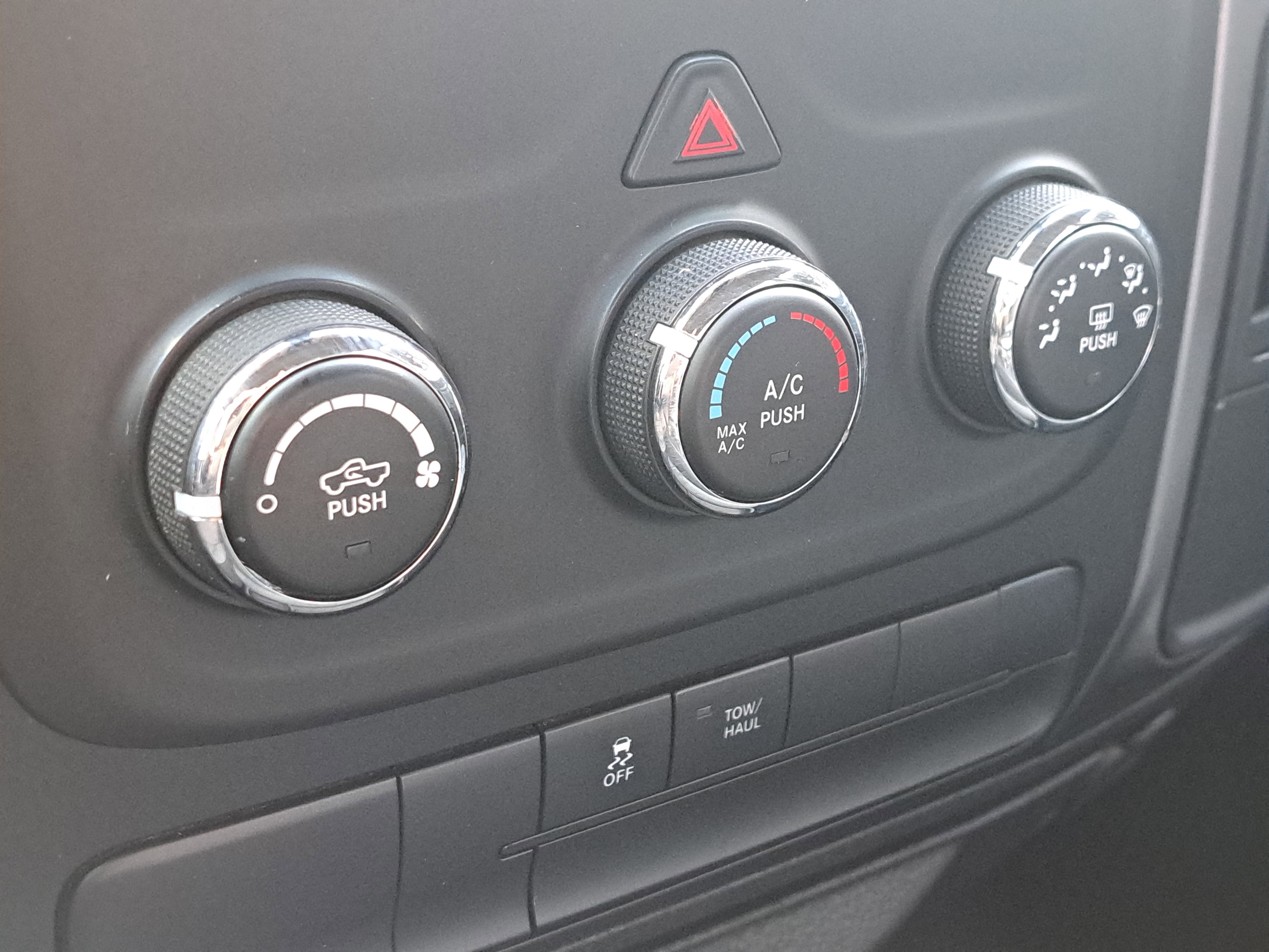 Used 2021 RAM 1500 Classic SLT image 25