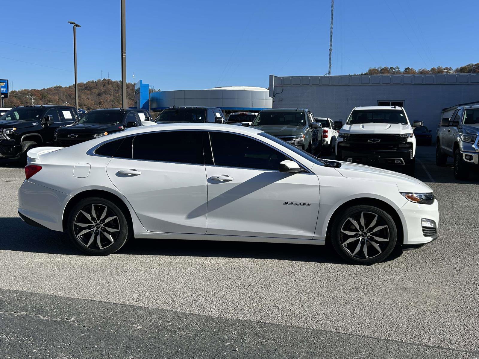 Used 2022 Chevrolet Malibu RS image 2