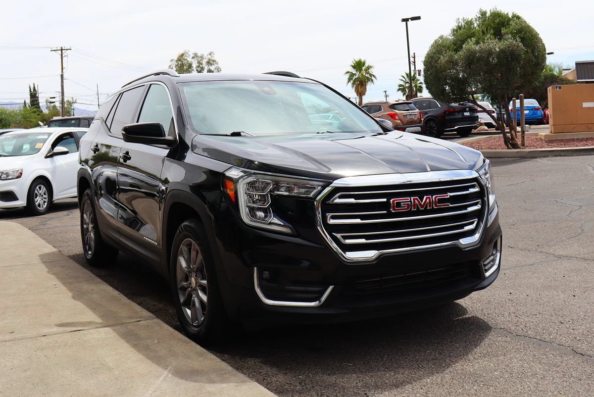 Used 2023 GMC Terrain SLT AWD/4WD image 14