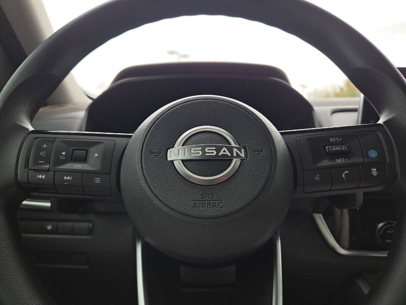 Used 2022 Nissan Rogue SV AWD/4WD image 32