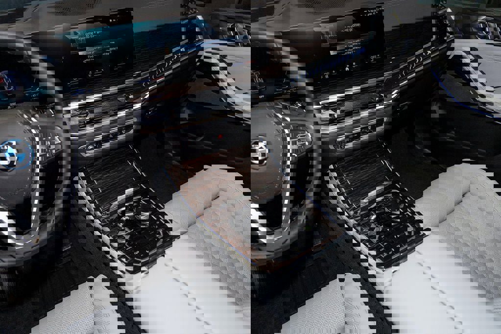 New 2026 BMW X5 xDrive50e w/ Climate Comfort Package image 22