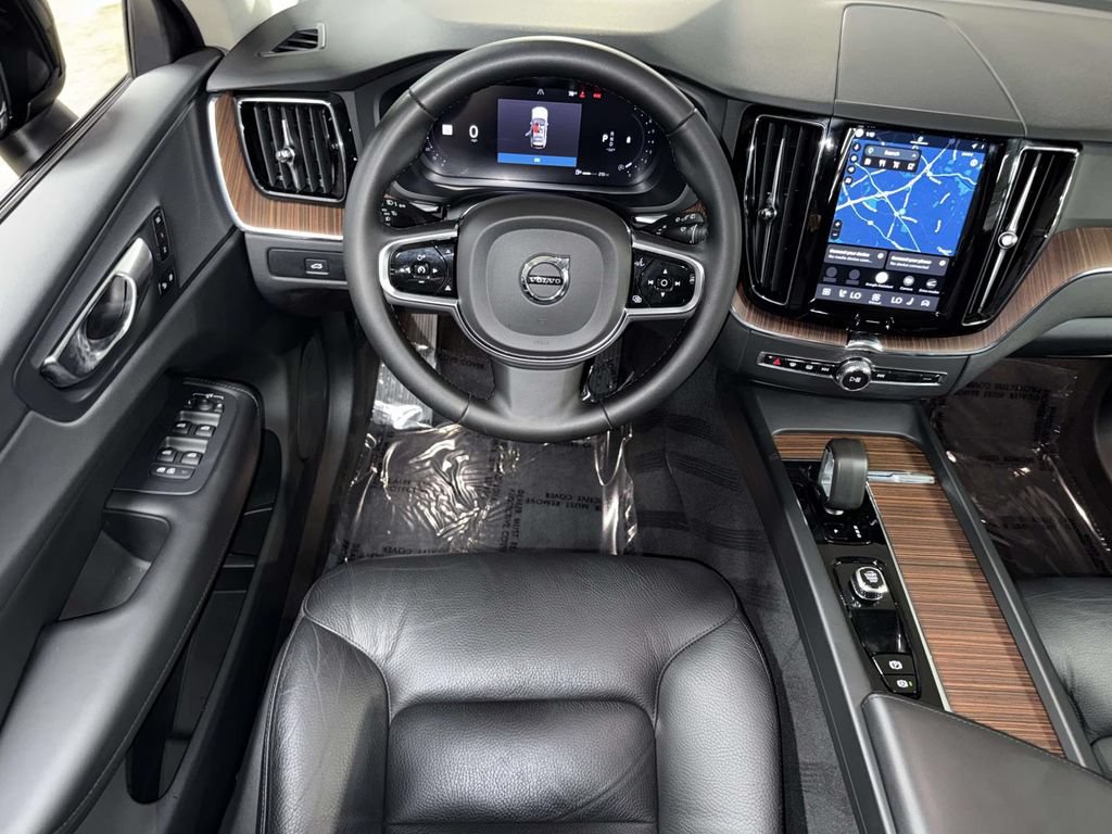 Used 2024 Volvo XC60 B5 Plus w/ Protection Package Premier AWD/4WD image 4