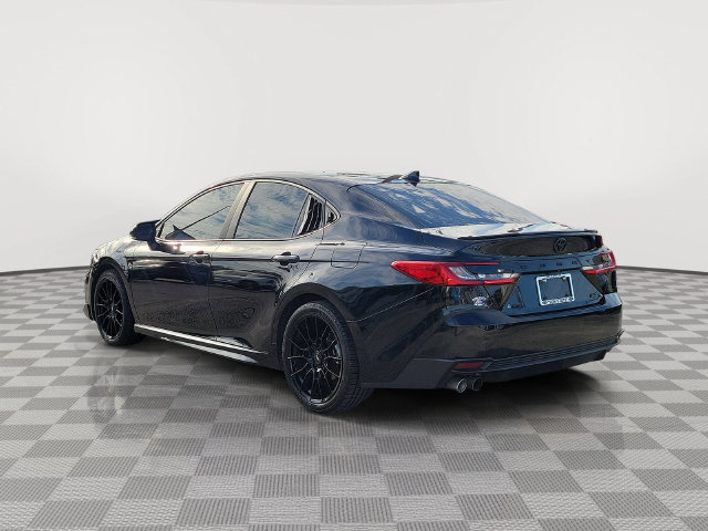 Used 2025 Toyota Camry SE w/ Convenience Package FWD image 4