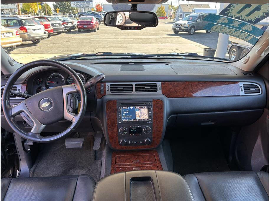 Used 2011 Chevrolet Tahoe LTZ image 10